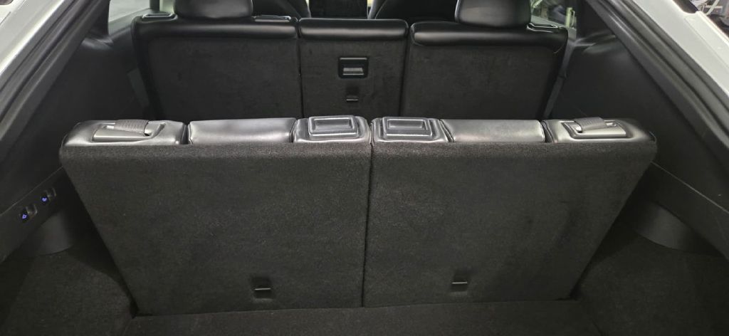 Photo 14 of this TESLA MODEL Y