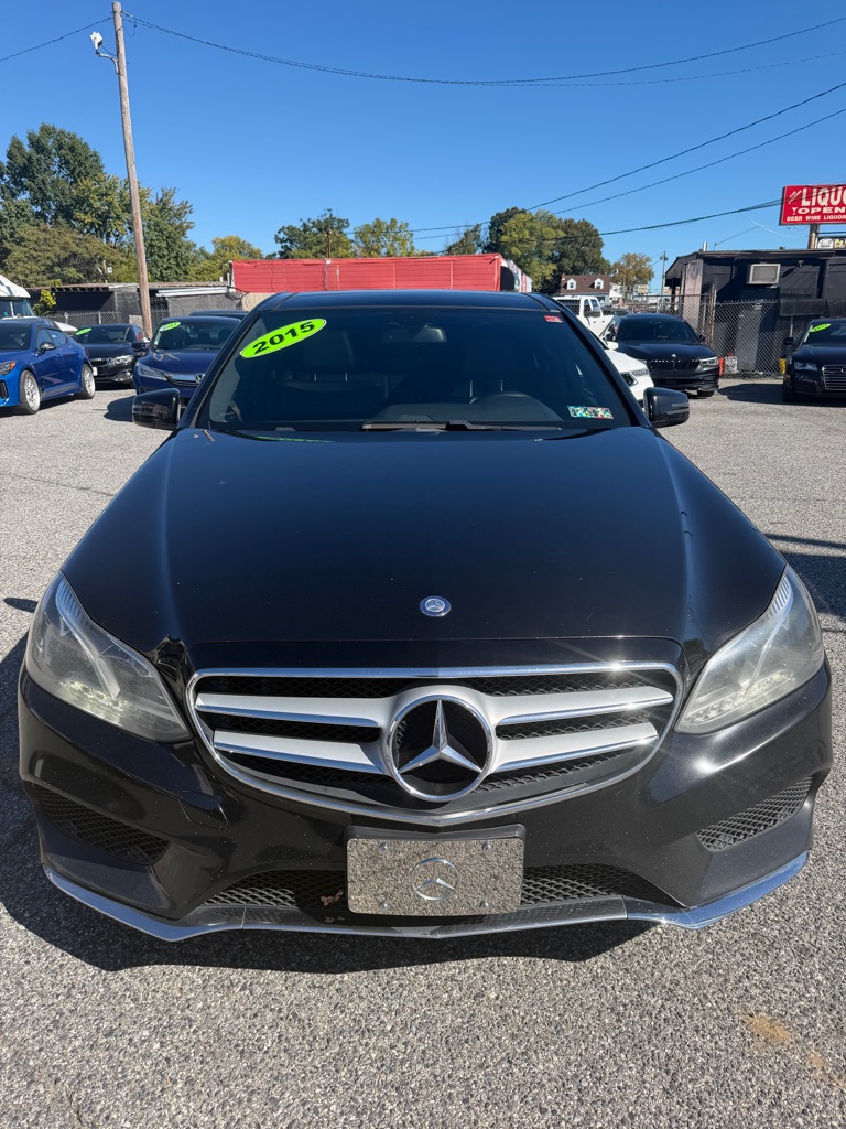 Photo 3 of this MERCEDES-BENZ E-CLASS