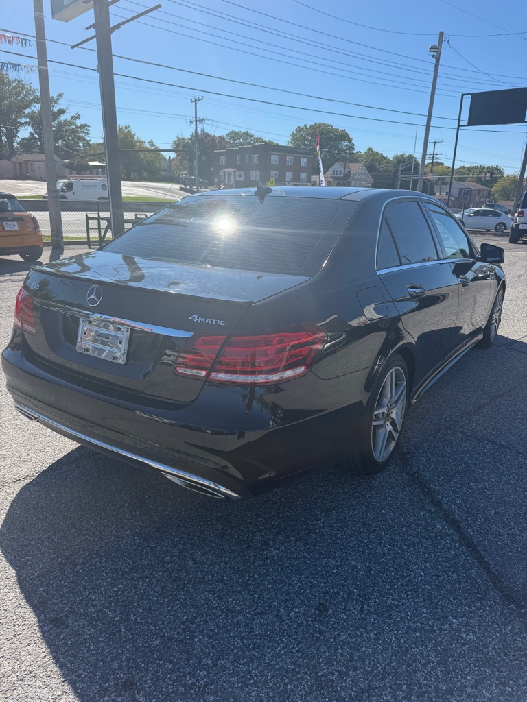 Photo 6 of this MERCEDES-BENZ E-CLASS