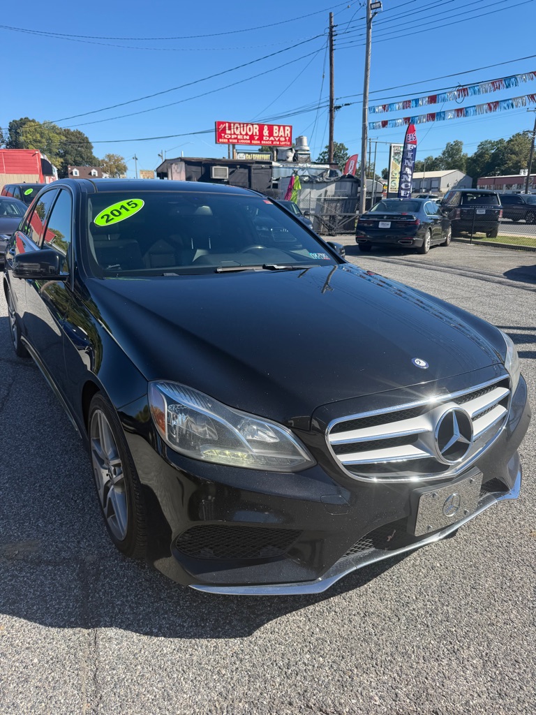 Photo 4 of this MERCEDES-BENZ E-CLASS