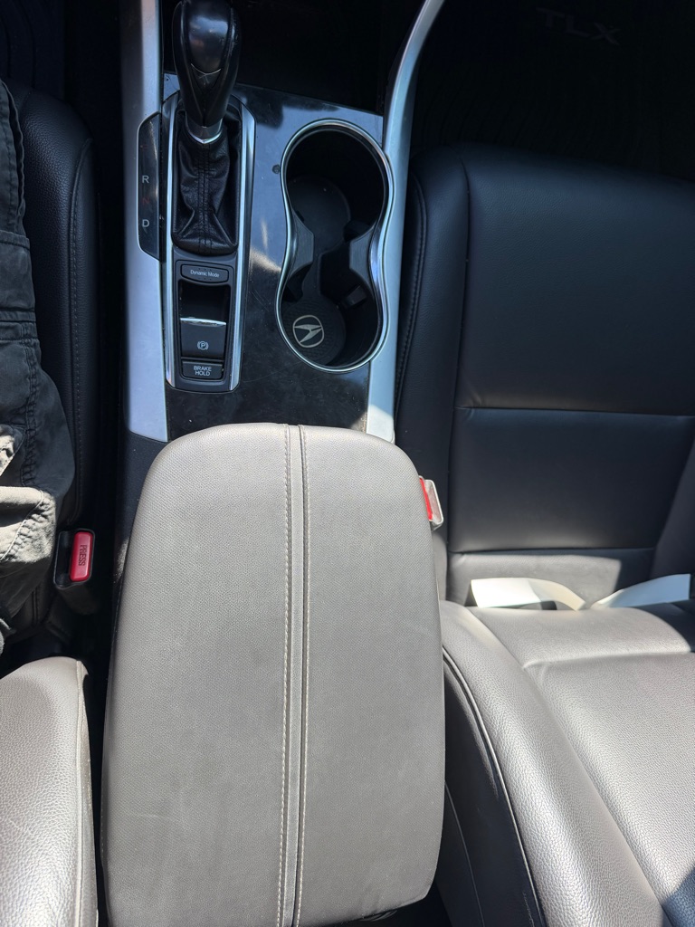 Photo 14 of this ACURA TLX