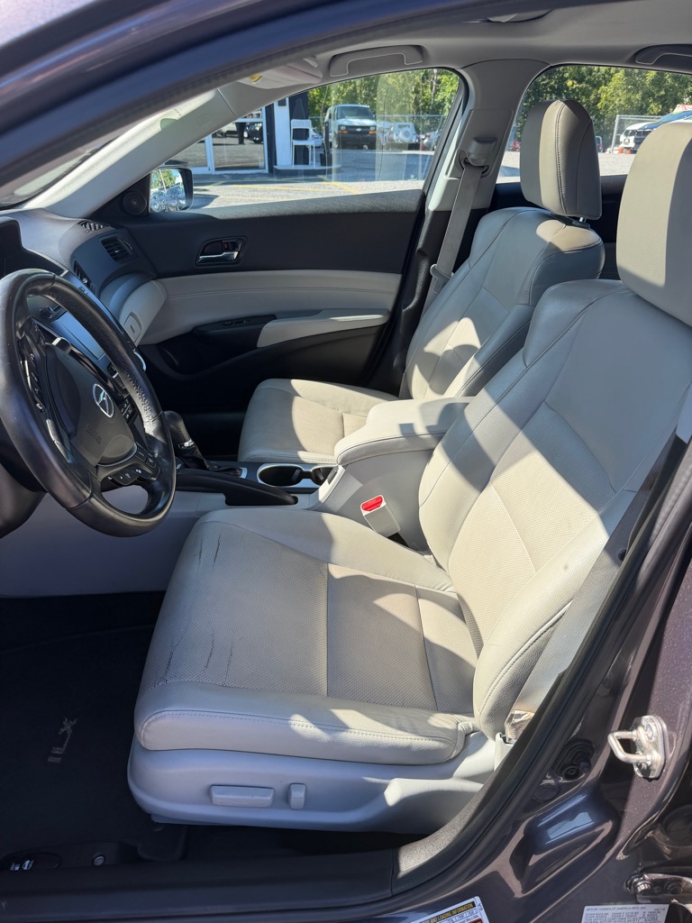 Photo 12 of this ACURA ILX