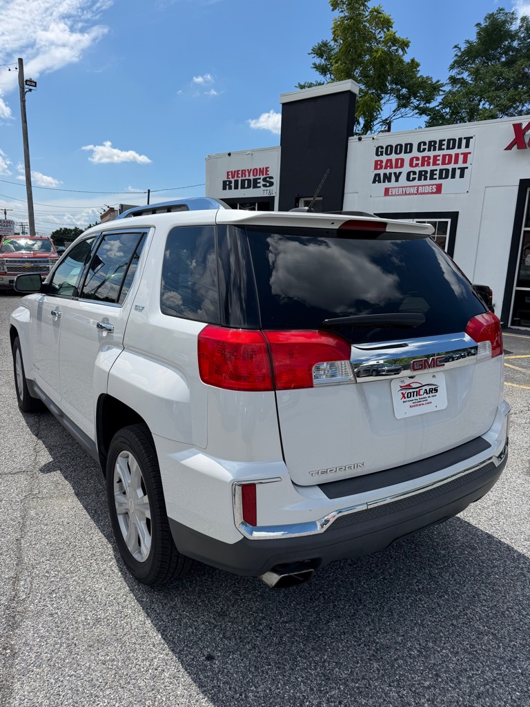 Photo 8 of this GMC TERRAIN