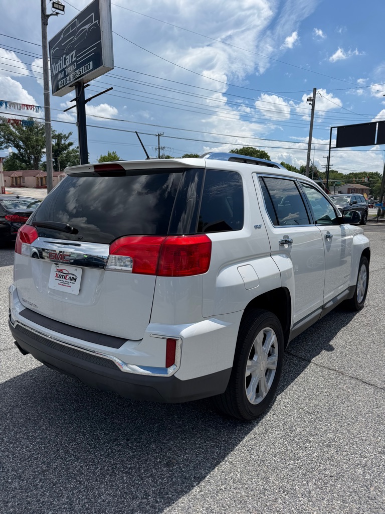 Photo 6 of this GMC TERRAIN