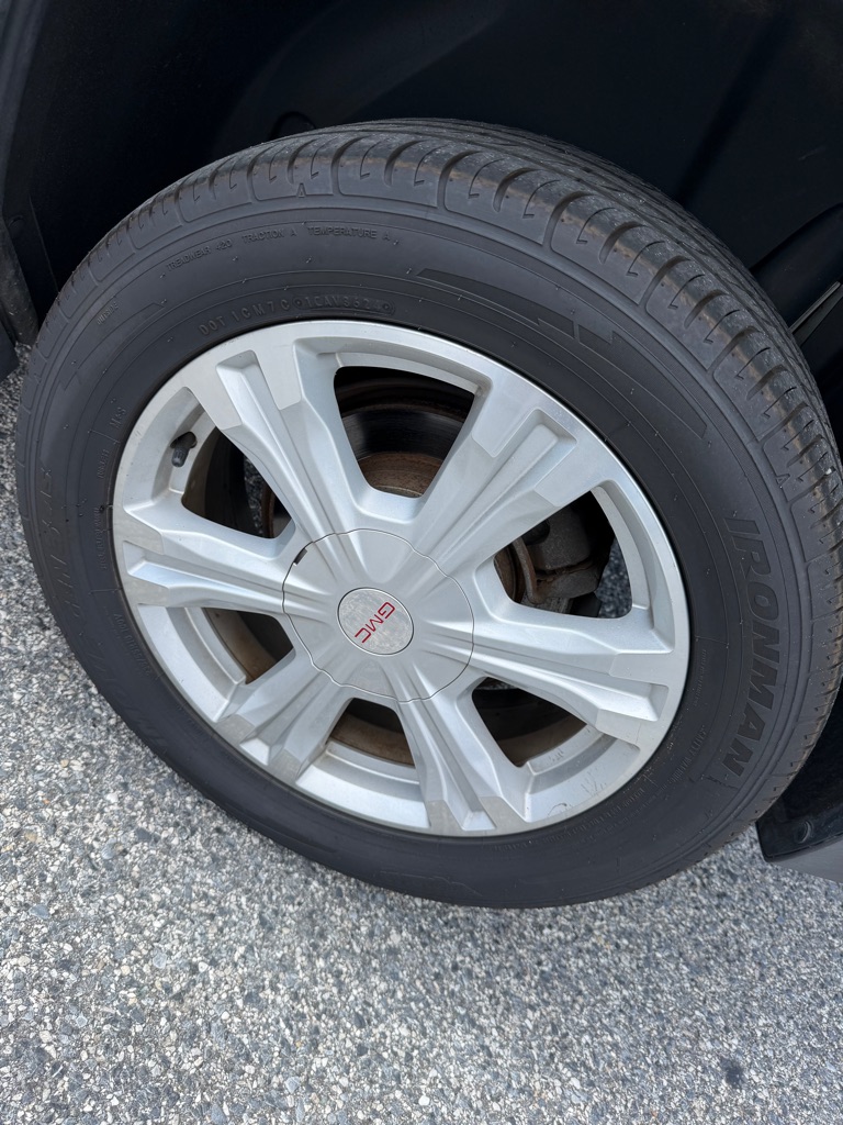 Photo 25 of this GMC TERRAIN