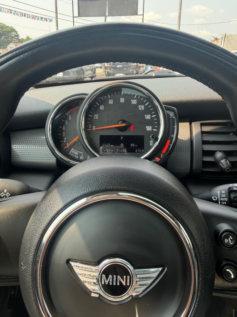 Photo 18 of this MINI HARDTOP 2 DOOR