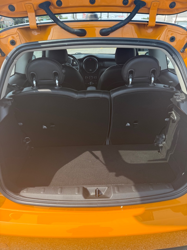Photo 7 of this MINI HARDTOP 2 DOOR