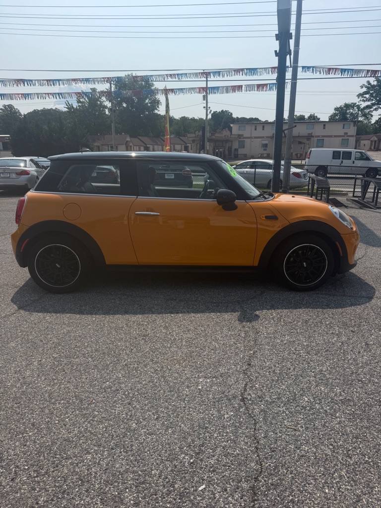 Photo 5 of this MINI HARDTOP 2 DOOR