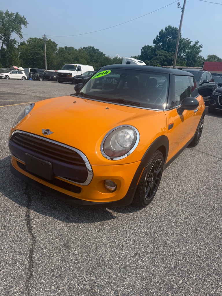 Photo 2 of this MINI HARDTOP 2 DOOR
