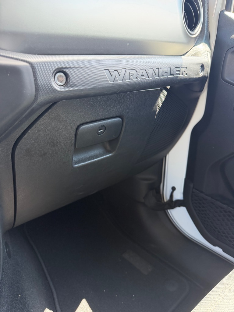 Photo 20 of this JEEP WRANGLER UNLIMI