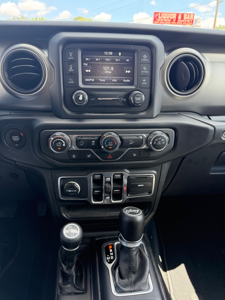 Photo 15 of this JEEP WRANGLER UNLIMI