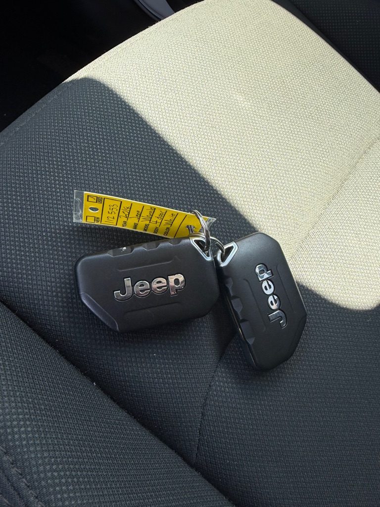 Photo 27 of this JEEP WRANGLER UNLIMI