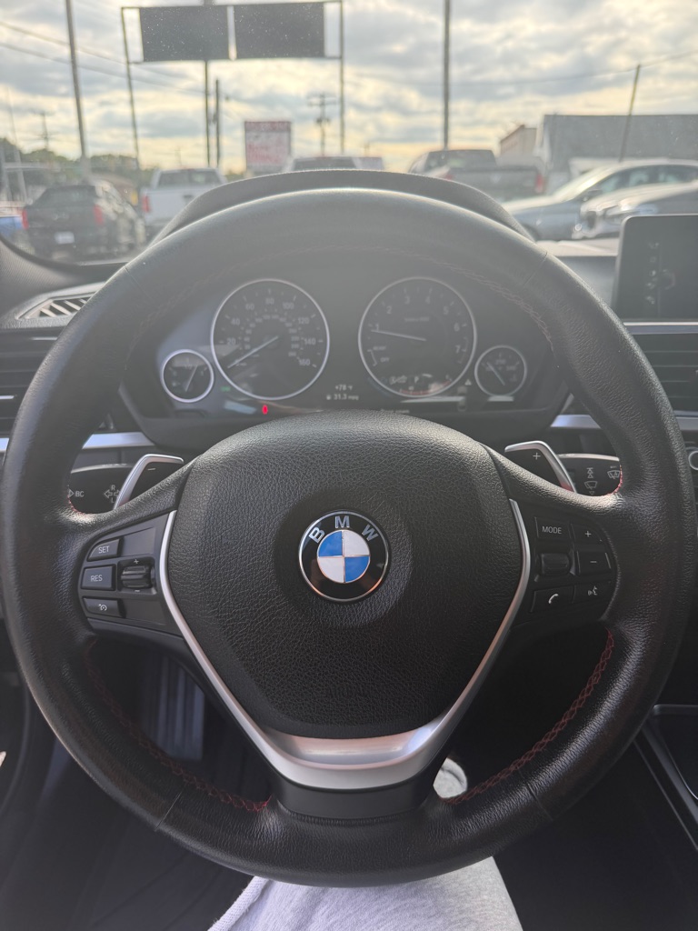 Photo 13 of this BMW 4 SERIES