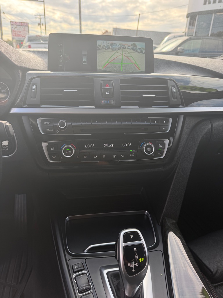 Photo 15 of this BMW 4 SERIES