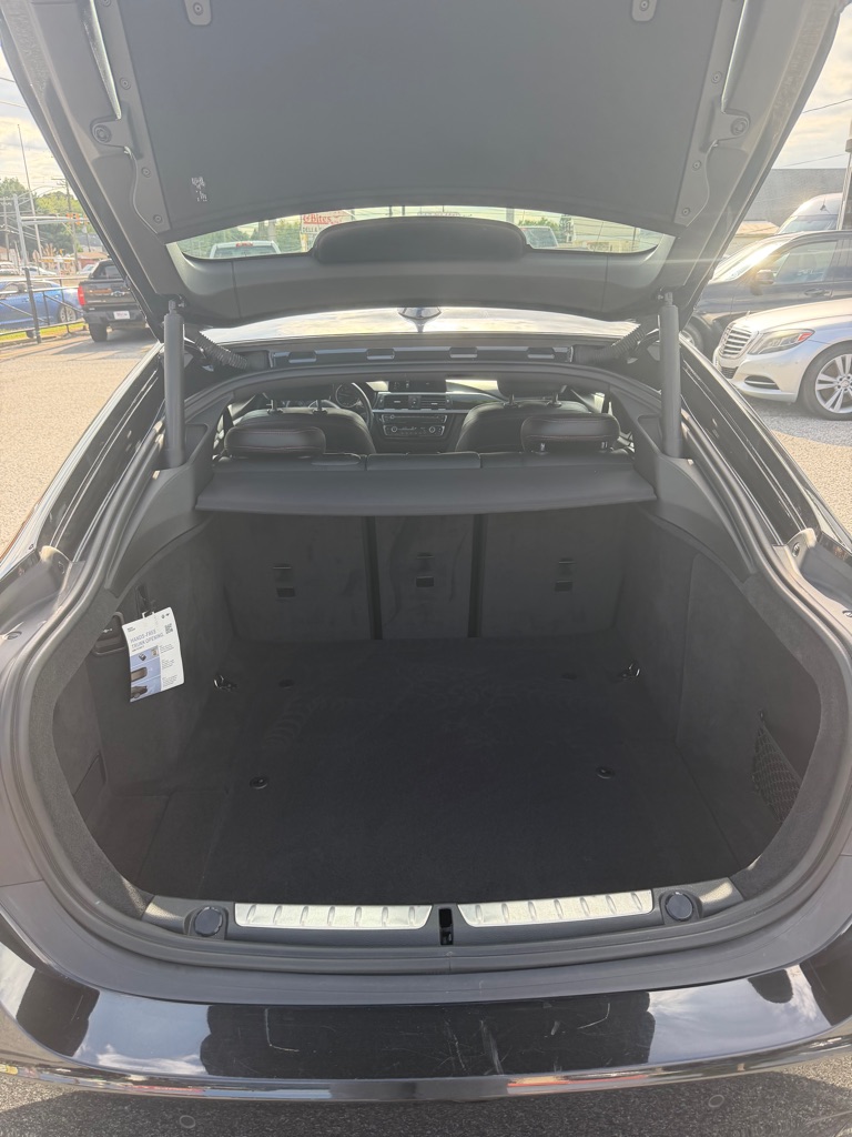 Photo 8 of this BMW 4 SERIES