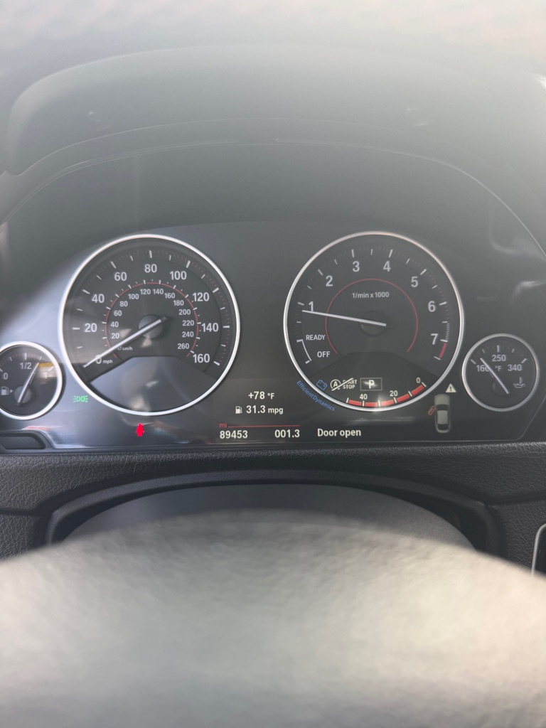 Photo 14 of this BMW 4 SERIES