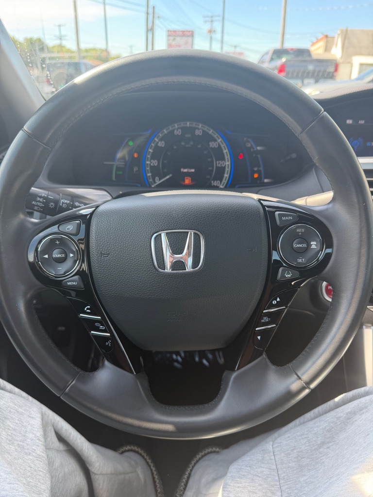 Photo 12 of this HONDA ACCORD HYBRID