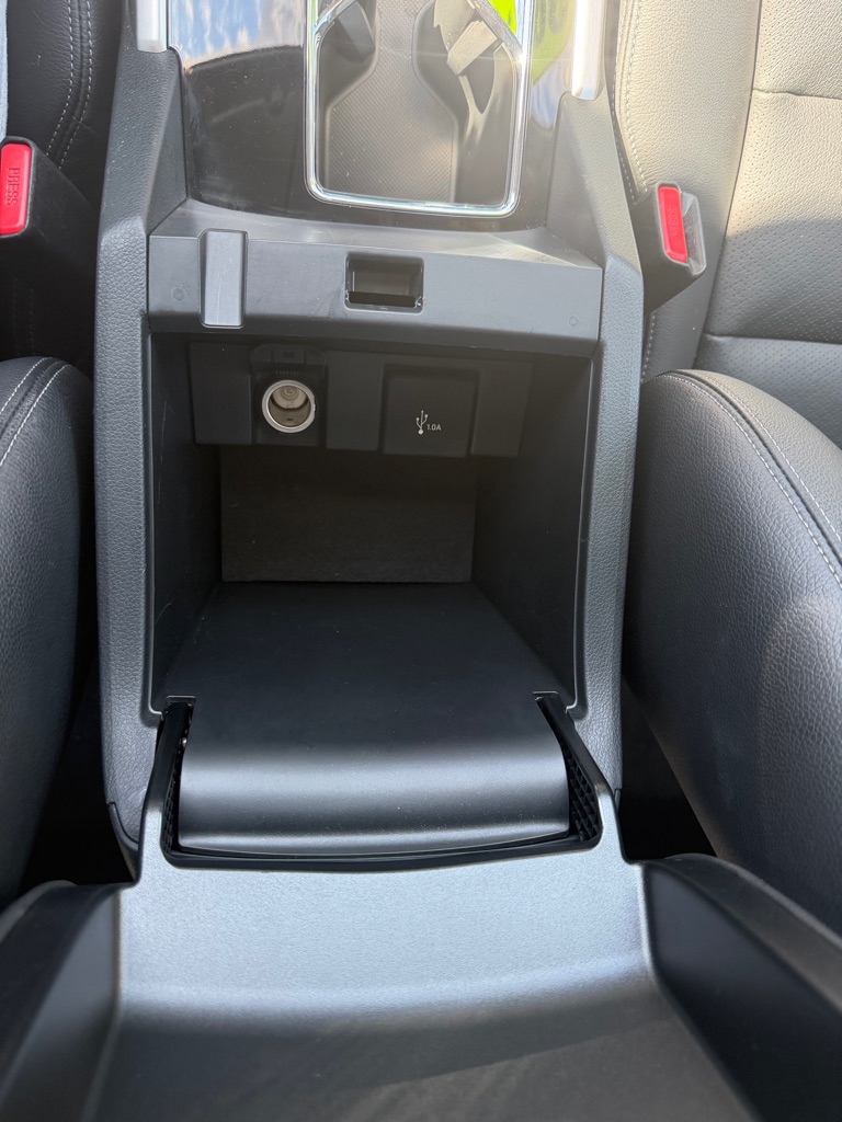 Photo 18 of this HONDA ACCORD HYBRID