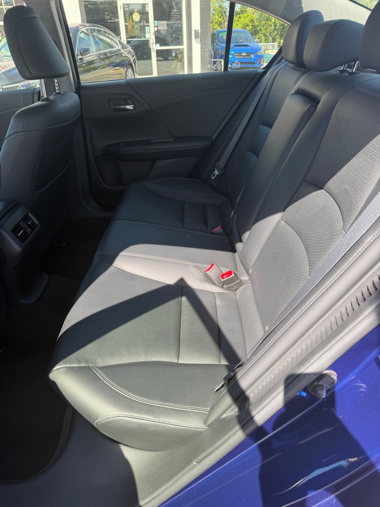 Photo 21 of this HONDA ACCORD HYBRID