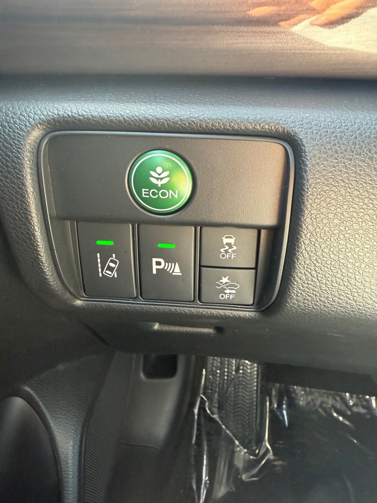 Photo 14 of this HONDA ACCORD HYBRID