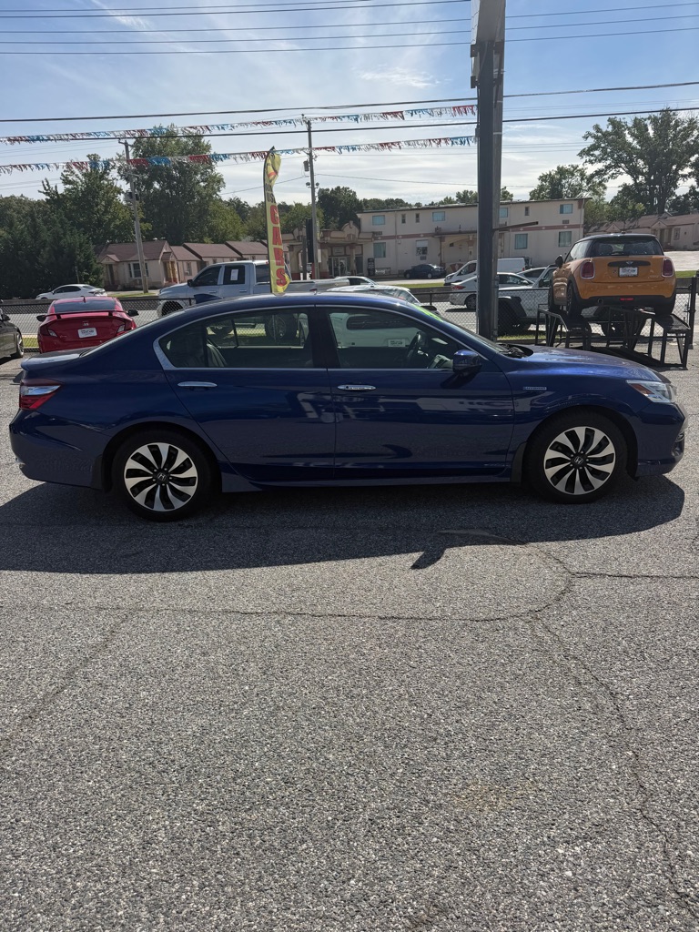 Photo 5 of this HONDA ACCORD HYBRID