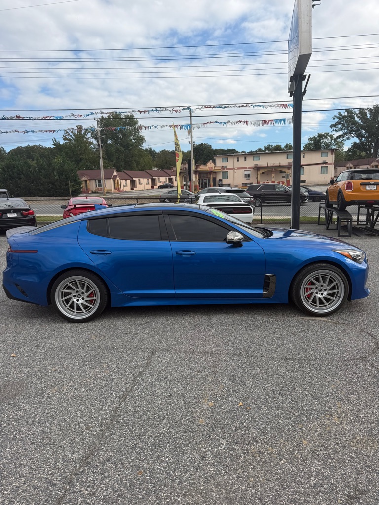 Photo 5 of this KIA STINGER
