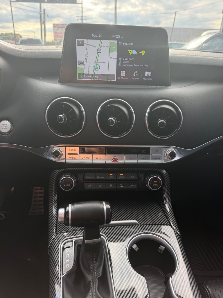 Photo 14 of this KIA STINGER