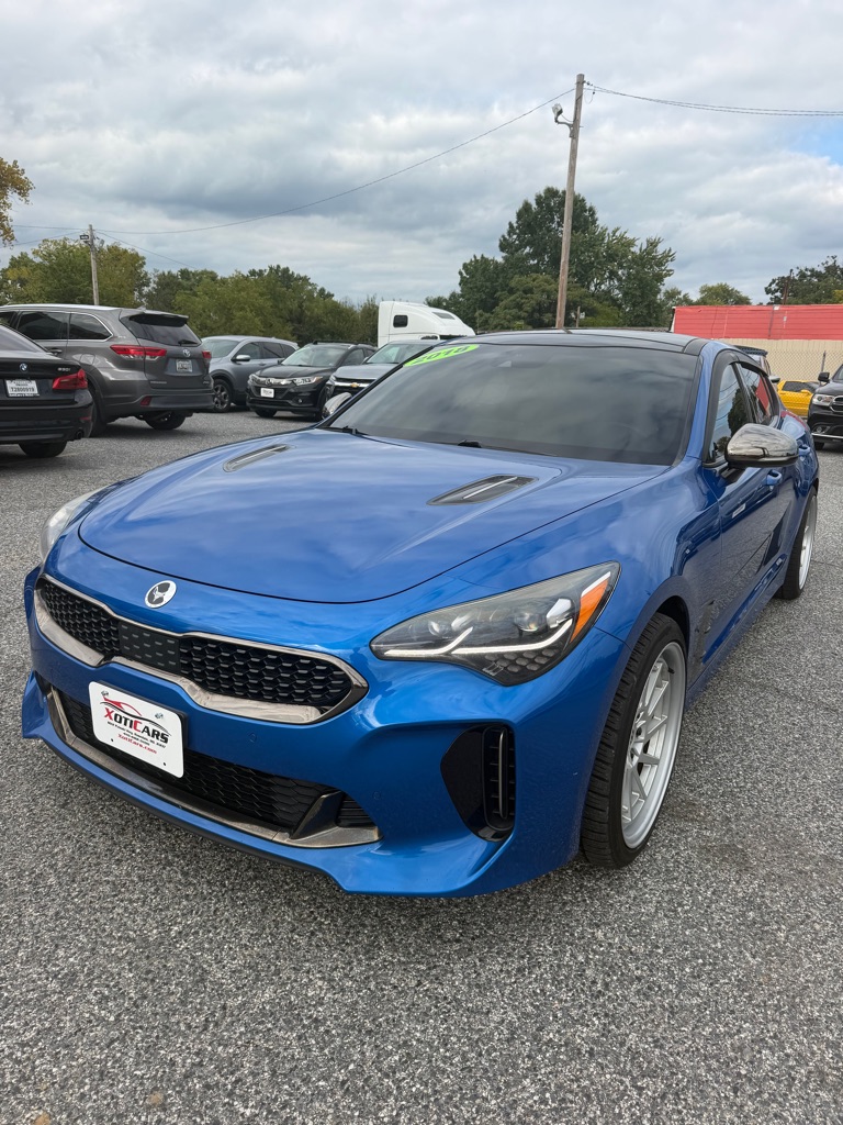 Photo 2 of this KIA STINGER