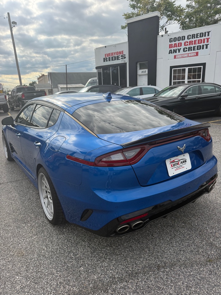Photo 8 of this KIA STINGER