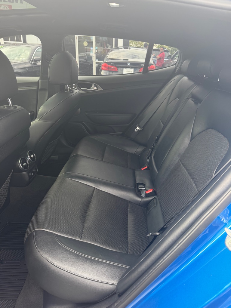 Photo 21 of this KIA STINGER