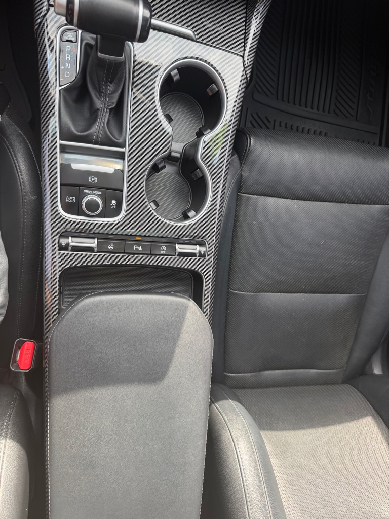 Photo 16 of this KIA STINGER