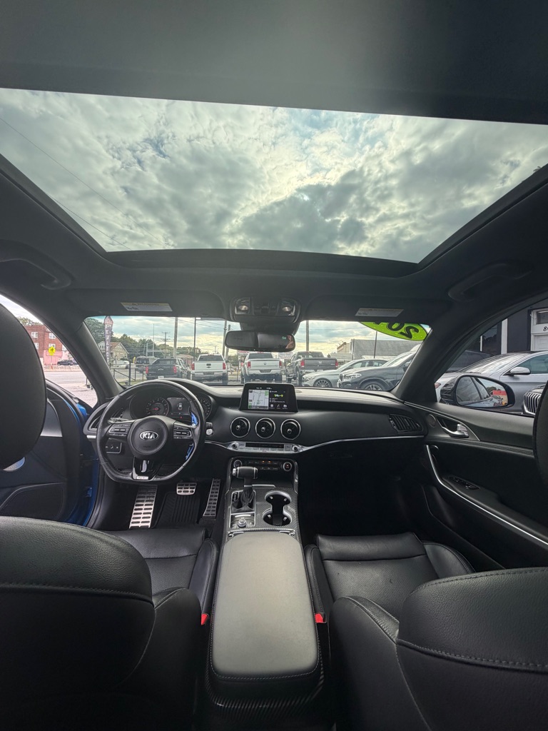 Photo 23 of this KIA STINGER