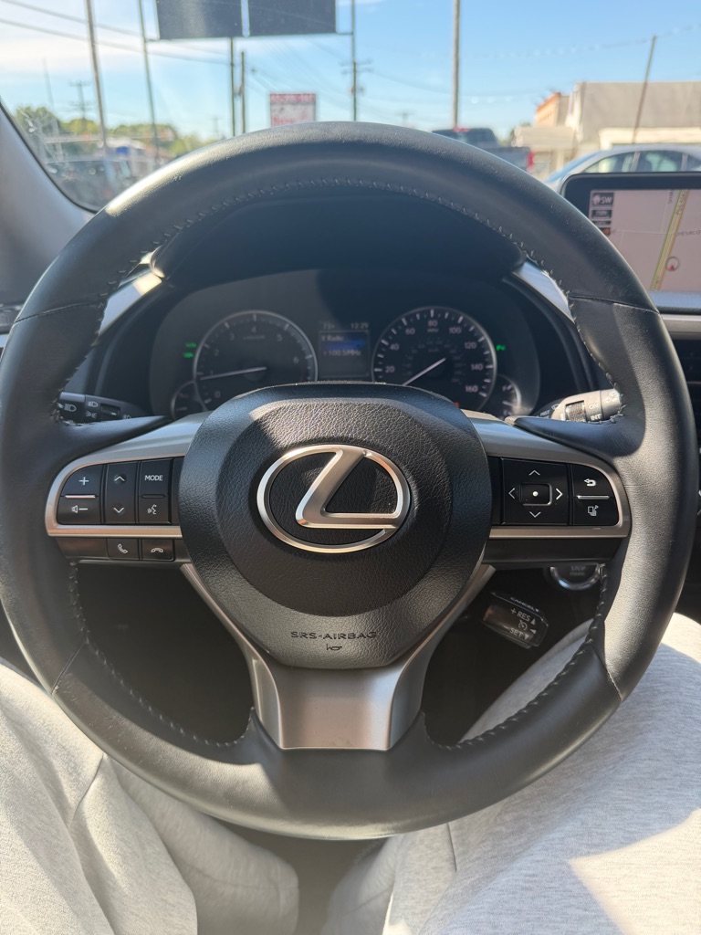 Photo 13 of this LEXUS RX 350
