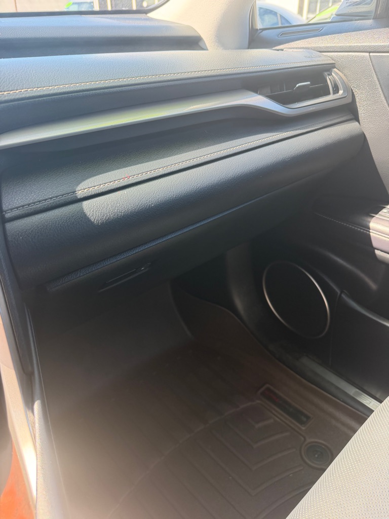 Photo 19 of this LEXUS RX 350