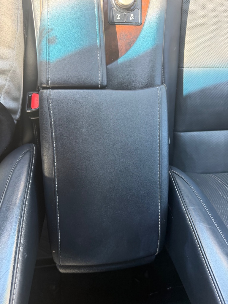 Photo 17 of this LEXUS RX 350
