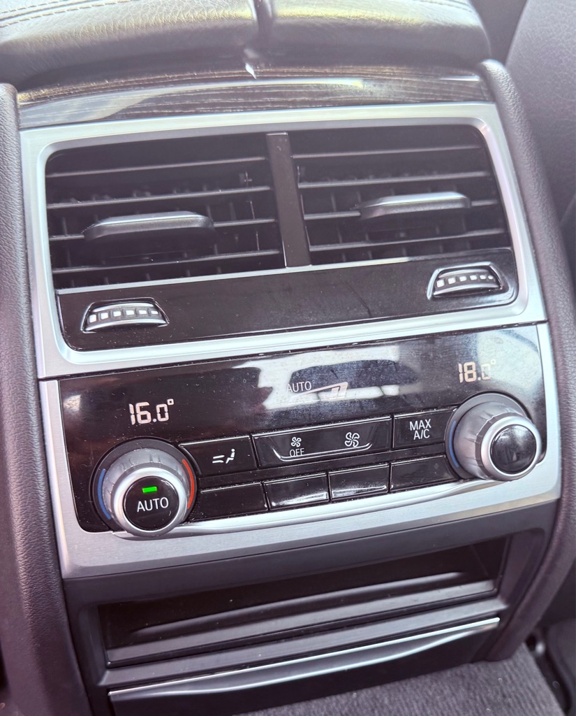 Photo 10 of this BMW 7 SERIES