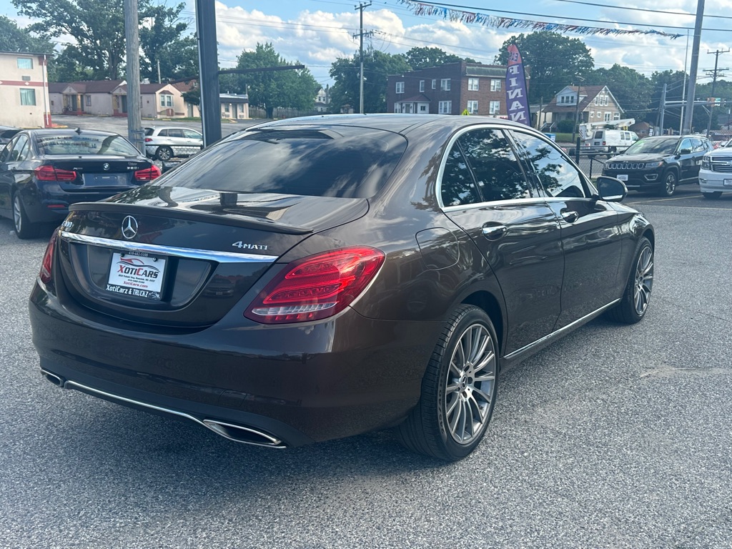 Photo 6 of this MERCEDES-BENZ C-CLASS