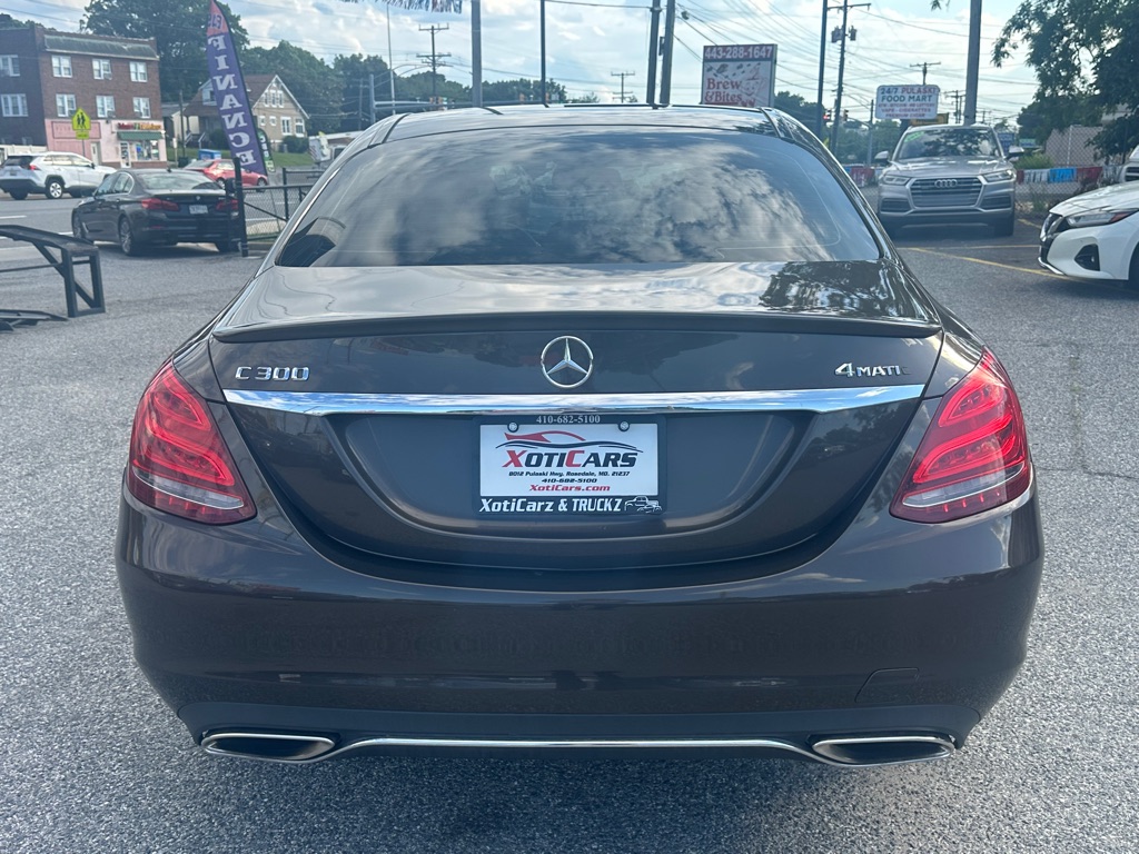 Photo 7 of this MERCEDES-BENZ C-CLASS