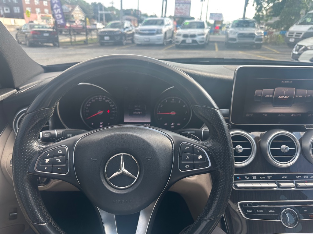 Photo 15 of this MERCEDES-BENZ C-CLASS