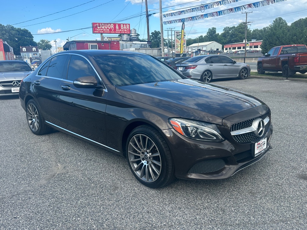 Photo 4 of this MERCEDES-BENZ C-CLASS