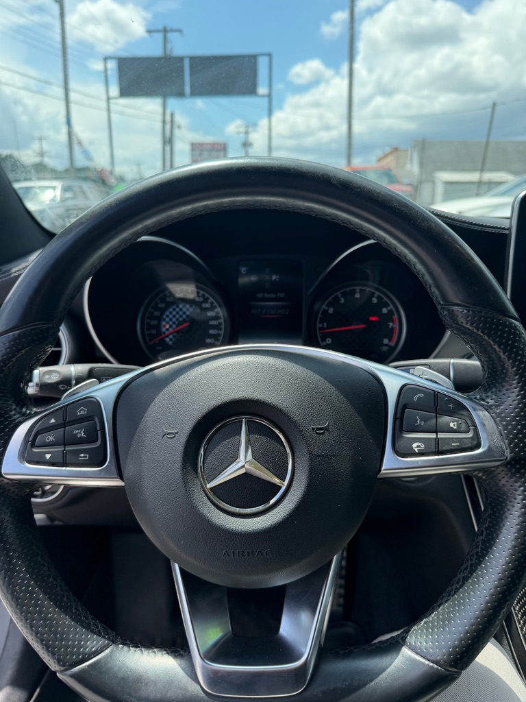 Photo 15 of this MERCEDES-BENZ C-CLASS