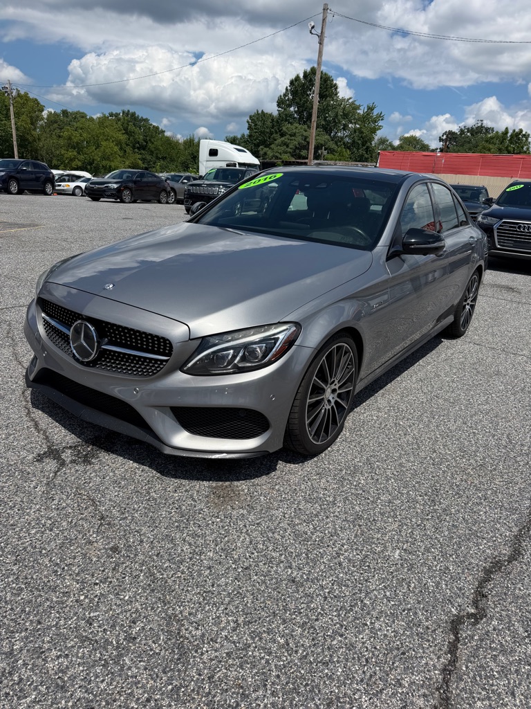 Photo 2 of this MERCEDES-BENZ C-CLASS
