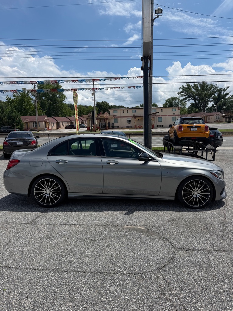 Photo 5 of this MERCEDES-BENZ C-CLASS