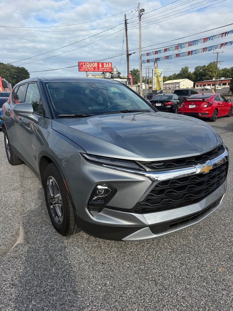 Photo 4 of this CHEVROLET BLAZER