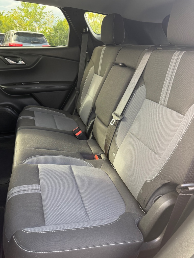 Photo 17 of this CHEVROLET BLAZER