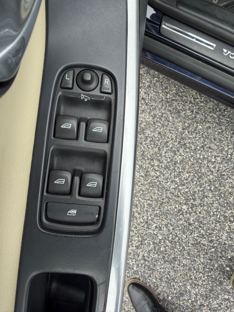 Photo 8 of this VOLVO XC60