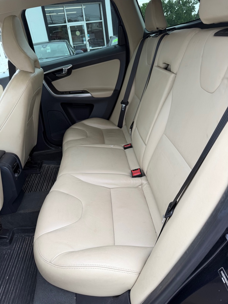 Photo 18 of this VOLVO XC60