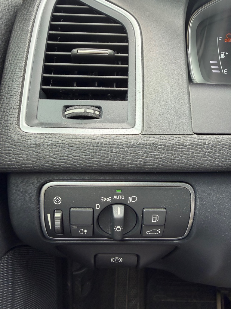 Photo 12 of this VOLVO XC60