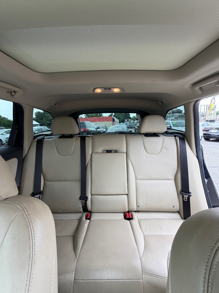 Photo 22 of this VOLVO XC60