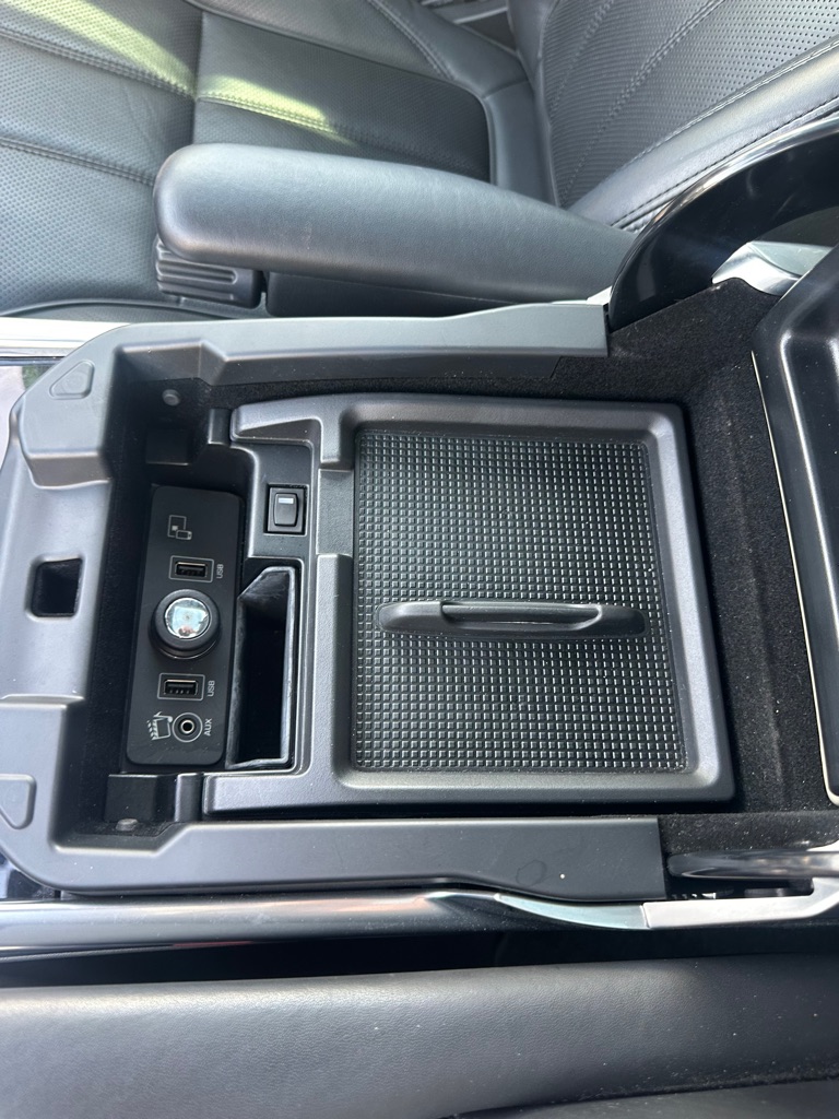 Photo 24 of this LAND ROVER RANGE ROVER SPO